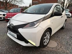 Weiß Gebraucht 2017 Toyota Aygo Kleinwagen | 6.990 € (Guter Preis)