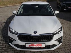 Weiß Gebraucht 2024 Skoda Scala Selection Kleinwagen | 18.950 € (Guter Preis)