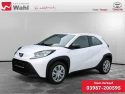 Schneeweiss Neu 2025 Toyota Aygo Business Edition Kleinwagen | 17.990 €