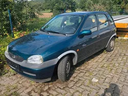 Grün Gebraucht 1997 Opel Corsa Kleinwagen | 800 € (Guter Preis)