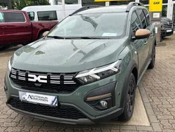 Grün Neu 2025 Dacia Jogger Extreme Limousine | 24.438 € (Etwas zu teuer)