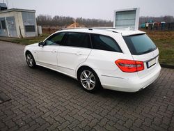 Weiß Gebraucht 2010 Mercedes E350 Avantgarde Kombi | 8.300 € (Fairer Preis)