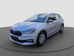 Brilliantsilber Gebraucht 2024 Skoda Fabia Selection | 20.740 € (Fairer Preis)