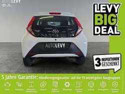 Weiß Gebraucht 2021 Toyota Aygo Business Edition Kleinwagen | 9.890 € (Fairer Preis)