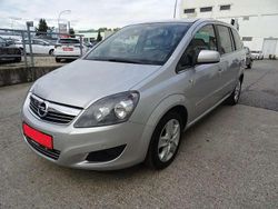 Silber Gebraucht 2011 Opel Zafira Family Van / Kleinbus | 5.650 € (Fairer Preis)