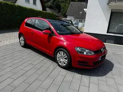 Rot Gebraucht 2014 VW Golf VII Limousine | 8.200 € (Etwas zu teuer)