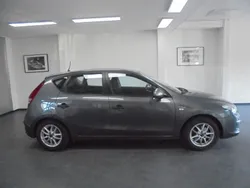Grau Gebraucht 2009 Hyundai i30 Edition Limousine | 2.700 € (Guter Preis)