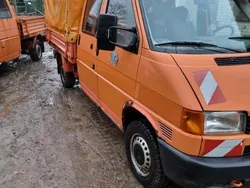 Orange Gebraucht 2000 VW T4 Van | 2.200 €