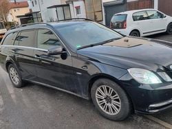 Schwarz Gebraucht 2012 Mercedes E200 Kombi | 4.800 € (Superpreis)