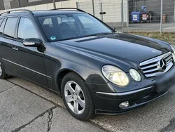 Grau Gebraucht 2003 Mercedes E220 Avantgarde Kombi | 2.199 €