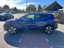 Blau Gebraucht 2017 Nissan Qashqai N-Connecta SUV | 13.900 € (Fairer Preis)