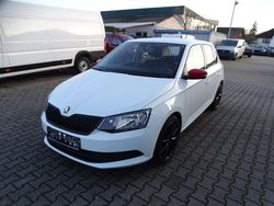 Weiß Gebraucht 2016 Skoda Fabia Kleinwagen | 6.290 € (Fairer Preis)