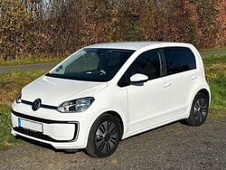 Weiß Gebraucht 2021 VW e-up! Pure Kleinwagen | 12.500 € (Fairer Preis)