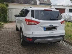 Weiß Gebraucht 2016 Ford Kuga SYNC Edition SUV | 10.500 € (Superpreis)