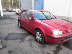 Rot Gebraucht 2001 VW Golf IV Edition Limousine | 1.650 € (Fairer Preis)