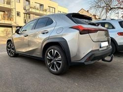 Silber Gebraucht 2021 Lexus UX 250h SUV | 25.500 € (Fairer Preis)
