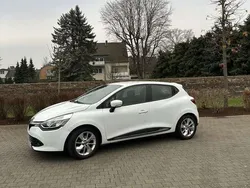 Weiß Gebraucht 2016 Renault Clio IV Limousine | 7.500 €
