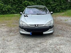 Grau Gebraucht 2002 Peugeot 206 CC Platinum Cabrio | 2.000 € (Fairer Preis)
