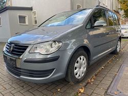 Grau Gebraucht 2009 VW Touran Conceptline Van / Kleinbus | 5.899 € (Fairer Preis)