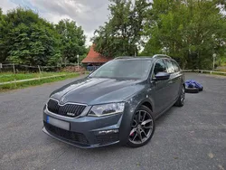 Grau Gebraucht 2015 Skoda Octavia RS Kombi | 12.700 € (Fairer Preis)