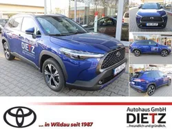 Nachtblau mica metallic Gebraucht 2024 Toyota Corolla Cross Premium SUV | 39.550 € (Etwas zu teuer)