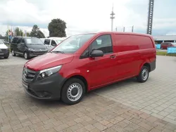Rot Gebraucht 2020 Mercedes Vito Van / Kleinbus | 19.837 €