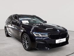 M carbonschwarz metallic Gebraucht 2021 BMW 530e M Sport Kombi | 26.489 € (Fairer Preis)