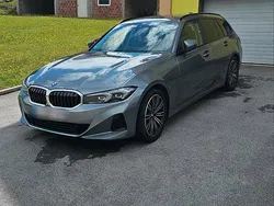 Grau Gebraucht 2022 BMW 316 Kombi | 24.500 €