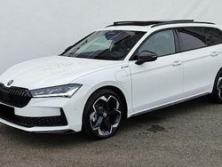 Weiß Gebraucht 2025 Skoda Superb SportLine Kombi | 44.999 € (Guter Preis)