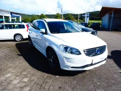 Ice white Gebraucht 2017 Volvo XC60 Momentum SUV | 20.500 € (Fairer Preis)