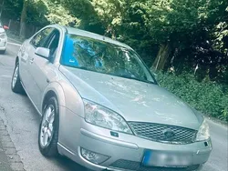 Grau Gebraucht 2005 Ford Mondeo Limousine | 5.700 €