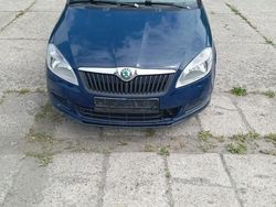 Blau Gebraucht 2011 Skoda Fabia Kleinwagen | 1.000 € (Superpreis)