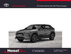 Silber Neu 2025 Toyota bZ4X SUV | 39.960 € (Etwas zu teuer)
