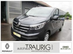Grau Gebraucht 2024 Renault Trafic Life Van | 37.844 € (Teuer)