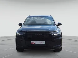Mythosschwarz metallic Gebraucht 2022 Audi Q7 Competition SUV | 66.880 € (Guter Preis)