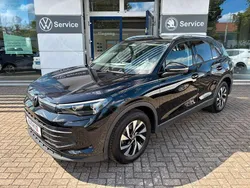 Schwarz Gebraucht 2024 VW Tiguan SUV | 37.750 € (Etwas zu teuer)