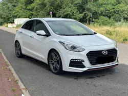 Weiß Gebraucht 2015 Hyundai i30 Turbo Limousine | 10.890 € (Fairer Preis)