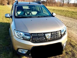 Grau Gebraucht 2019 Dacia Sandero Kleinwagen | 9.999 € (Fairer Preis)