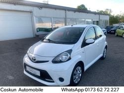 Weiß metallic Gebraucht 2012 Toyota Aygo Cool Kleinwagen | 4.990 € (Teuer)
