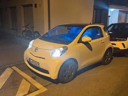 Weiß Gebraucht 2009 Toyota iQ Kleinwagen | 5.700 € (Etwas zu teuer)