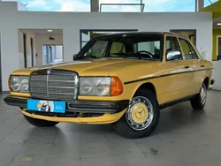 Gelb Gebraucht 1977 Mercedes 230 Limousine | 11.995 €