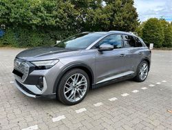 Grau Gebraucht 2021 Audi Q4 e-tron Ambiente SUV | 31.499 € (Teuer)