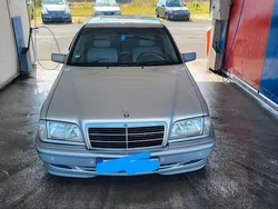 Silber Gebraucht 2000 Mercedes C200 Limousine | 4.300 €