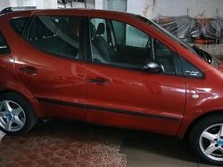 Rot Gebraucht 2001 Mercedes A140 Kleinwagen | 1.399 €