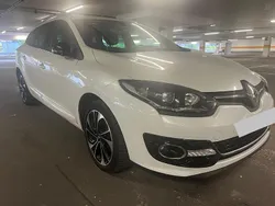 Weiß Gebraucht 2016 Renault Mégane GrandTour Bose Edition Kombi | 5.900 € (Fairer Preis)