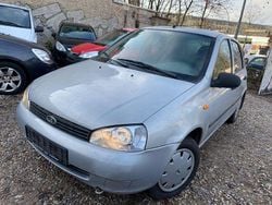 Silber Gebraucht 2009 Lada Kalina Kleinwagen | 1.950 €