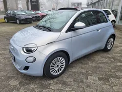 Blau Neu 2025 Fiat 500e Cabrio | 33.990 € (Etwas zu teuer)