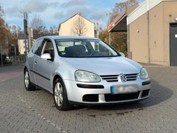 Silber Gebraucht 2004 VW Golf V Kleinwagen | 2.000 € (Fairer Preis)