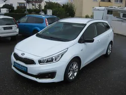 Weiß Gebraucht 2018 Kia Ceed Sportswagon Edition 7 Kombi | 6.990 € (Fairer Preis)