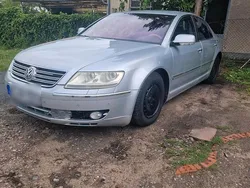 Silber Gebraucht 2003 VW Phaeton Limousine | 2.800 €